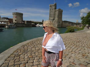 Photos de lingeries : balade à La Rochelle 