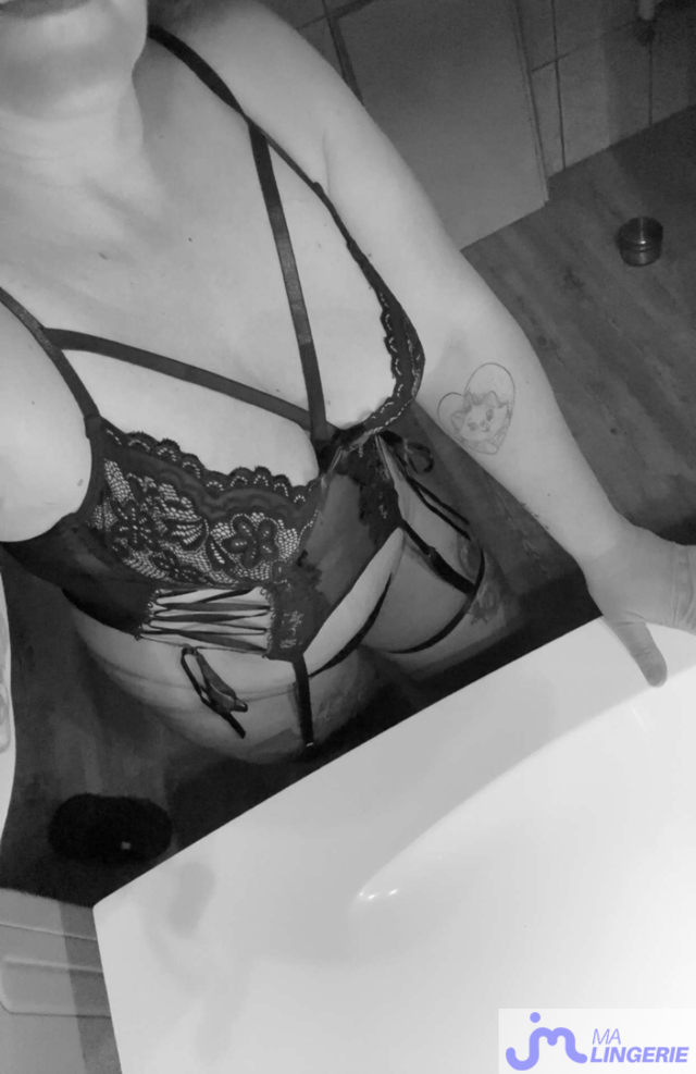 Photos de lingeries : Sexy et désirable 🫦