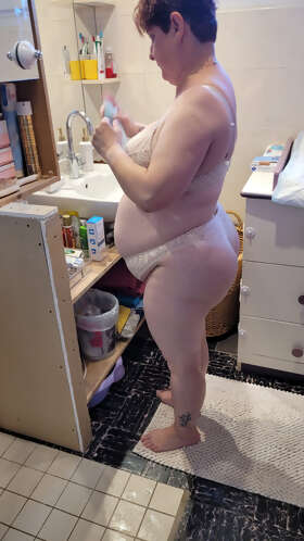Photos de lingeries : Comment me trouvez vous ?