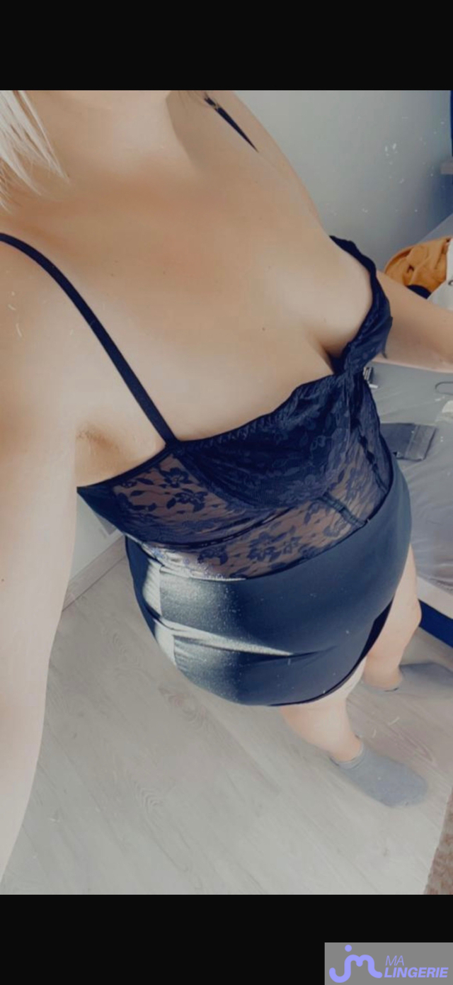 Photos de lingeries : Petites tenues de soirée 