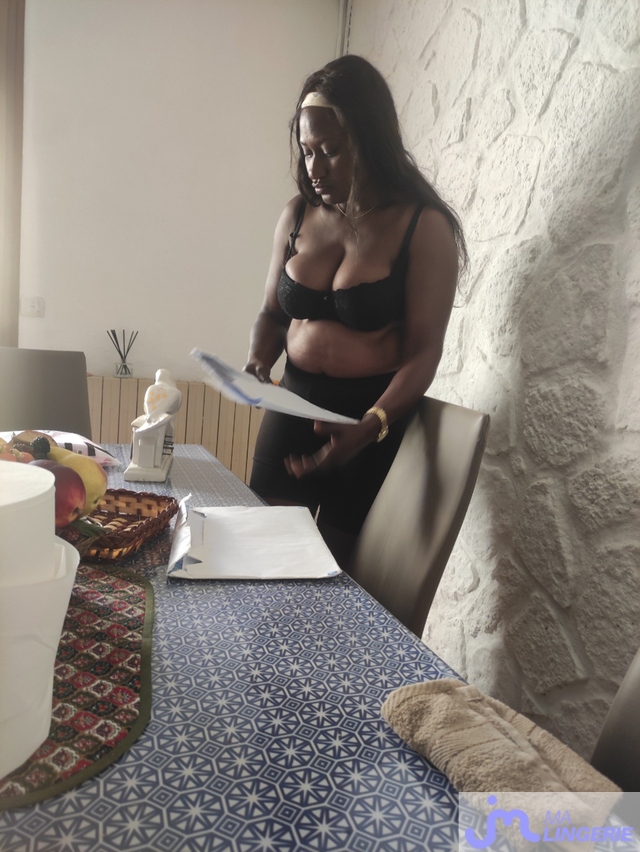 Photos de lingeries : Les seins de madame 