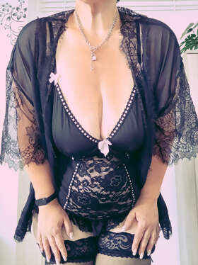 Photos de lingeries : Dentelles noires...