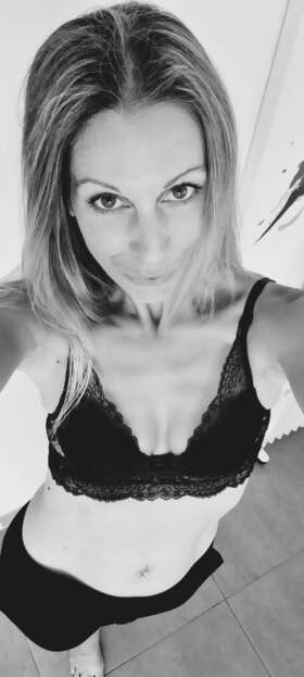 Photos de lingeries : lally