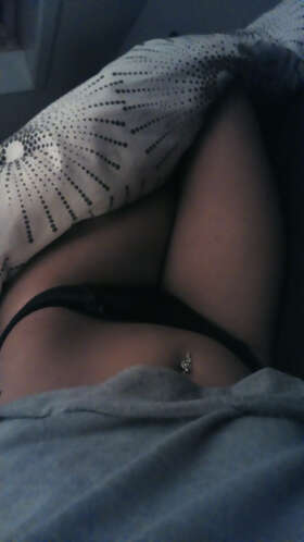 Photos de lingeries : Mme se d&eacute;voile