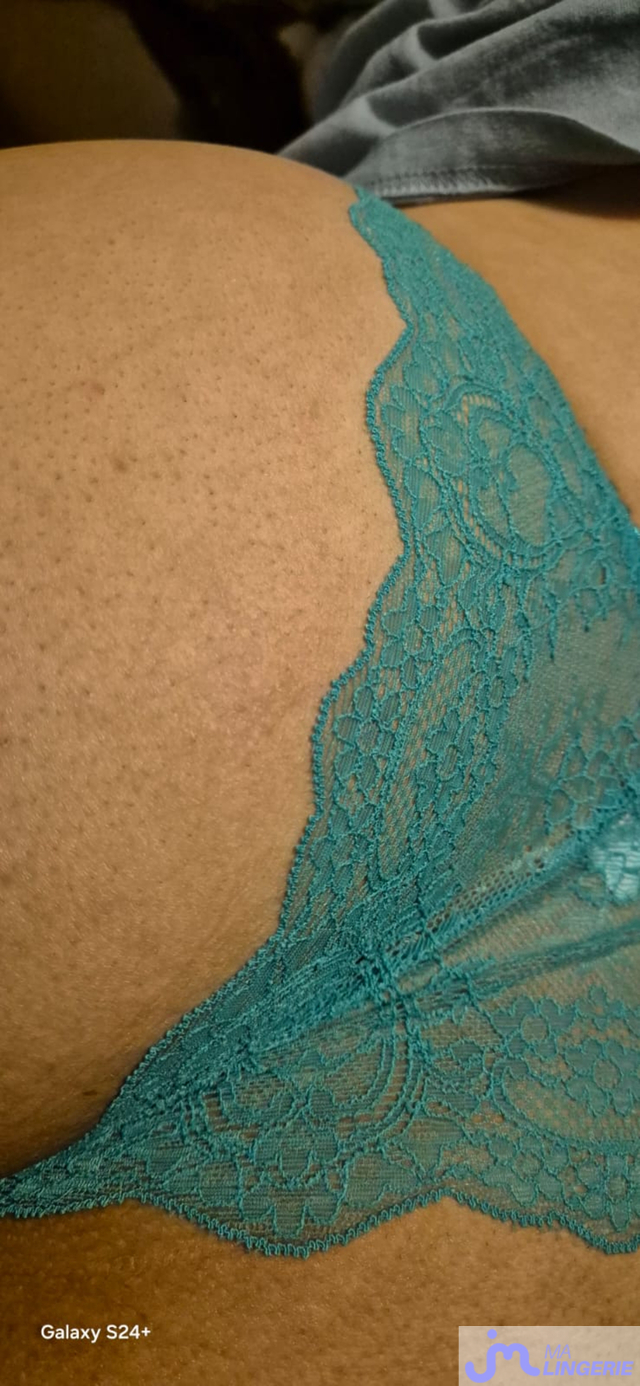 Photos de lingeries : Partie 7 : Princesse dor&eacute;e